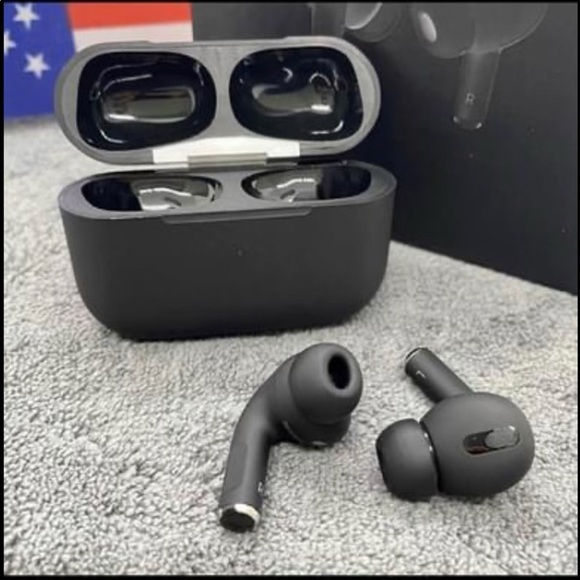 Black AirPods and AirPod pros - Picture 7 of 8